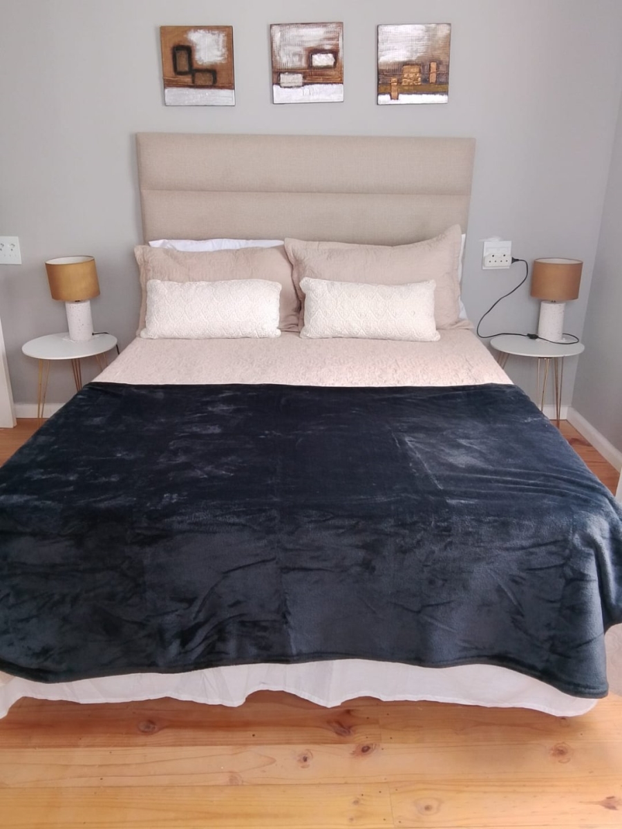 4 Bedroom Property for Sale in Kleinkrantz Western Cape